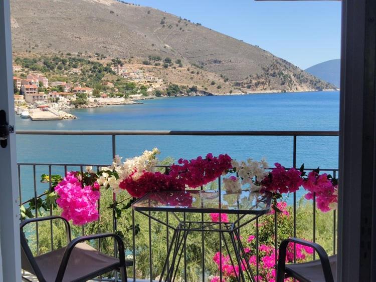Ballas Apartments Ajía Effimía Kültér fotó