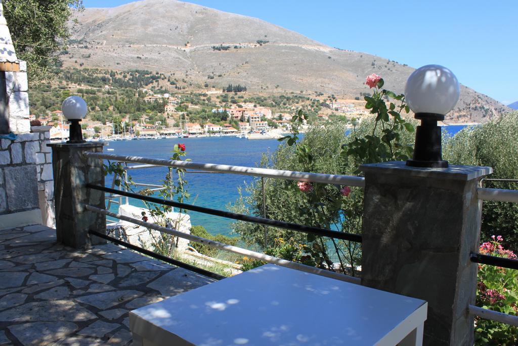 Ballas Apartments Ajía Effimía Kültér fotó