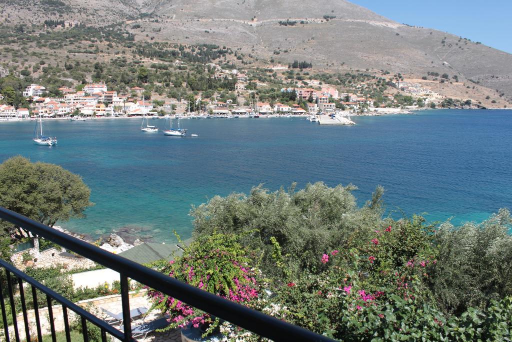 Ballas Apartments Ajía Effimía Kültér fotó