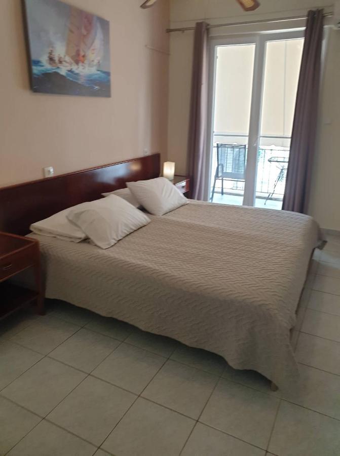 Ballas Apartments Ajía Effimía Kültér fotó