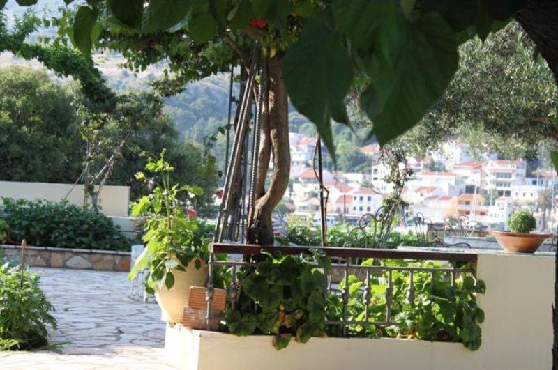 Ballas Apartments Ajía Effimía Kültér fotó