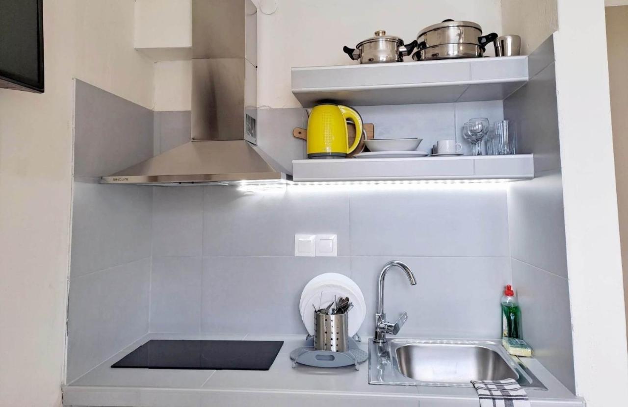 Ballas Apartments Ajía Effimía Kültér fotó