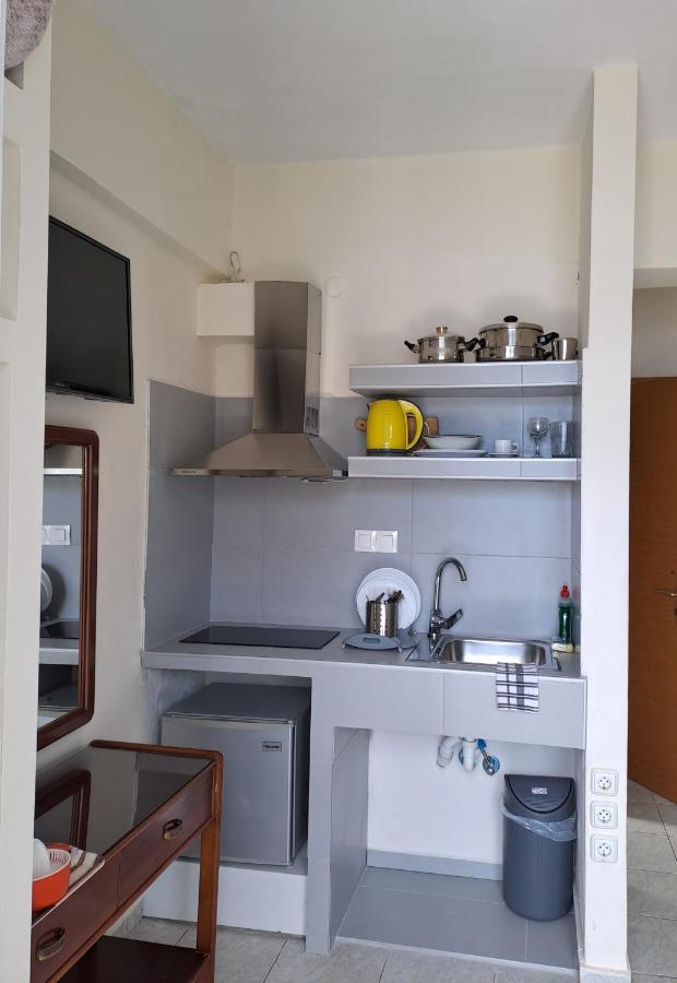 Ballas Apartments Ajía Effimía Kültér fotó