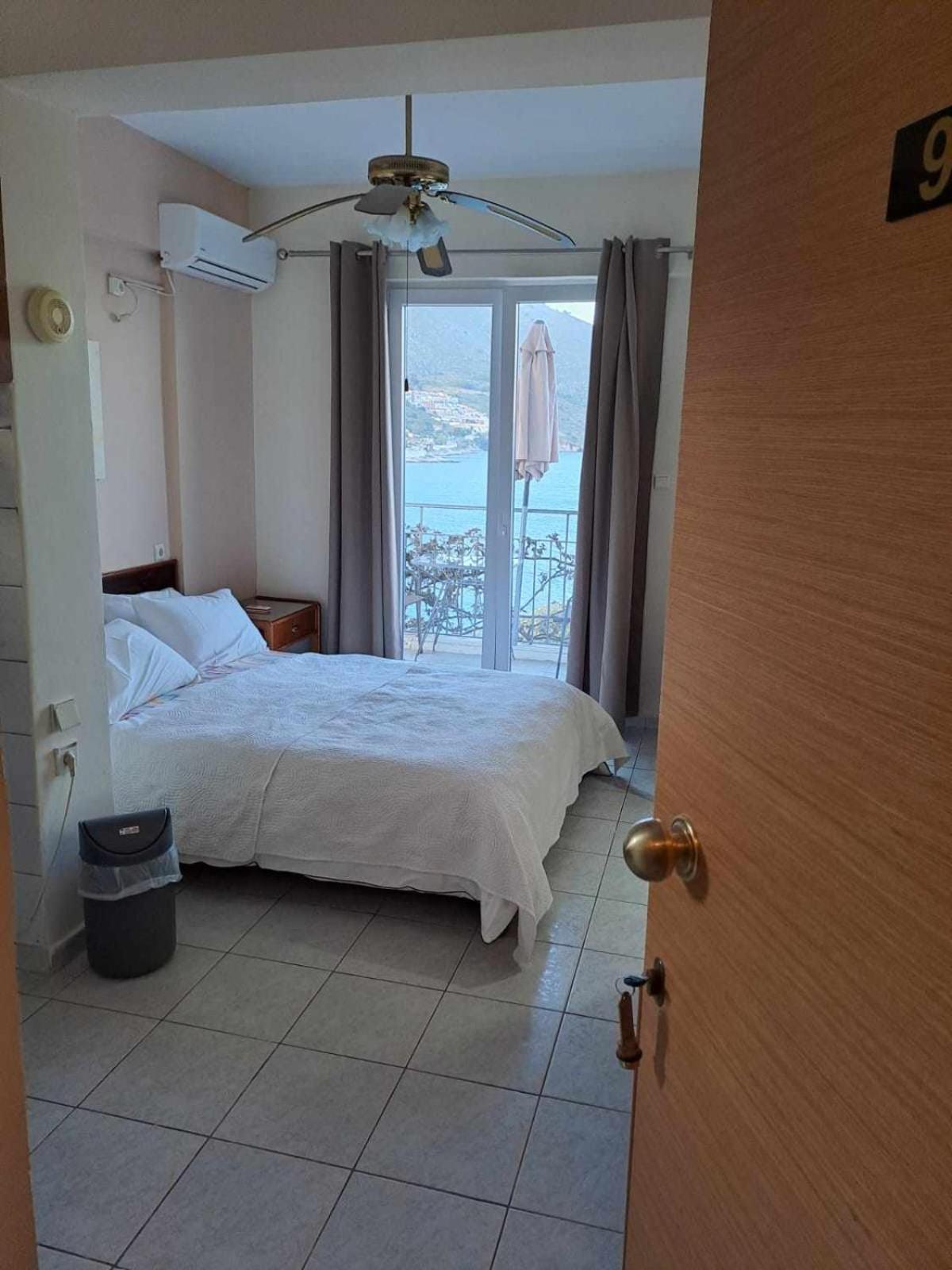 Ballas Apartments Ajía Effimía Kültér fotó