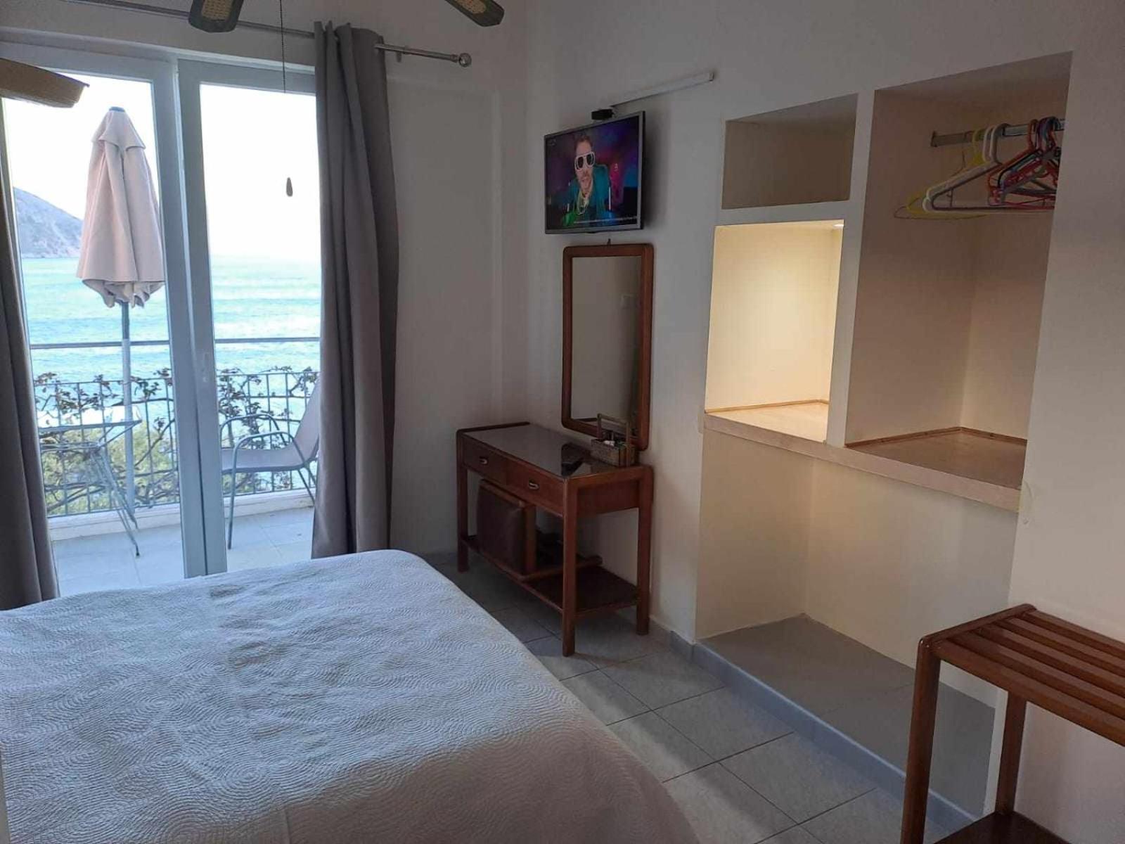 Ballas Apartments Ajía Effimía Kültér fotó
