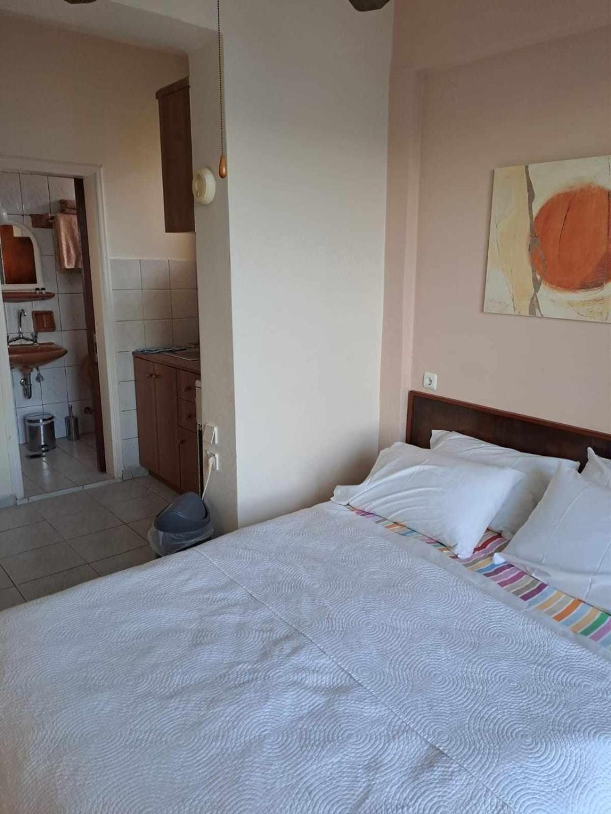 Ballas Apartments Ajía Effimía Kültér fotó