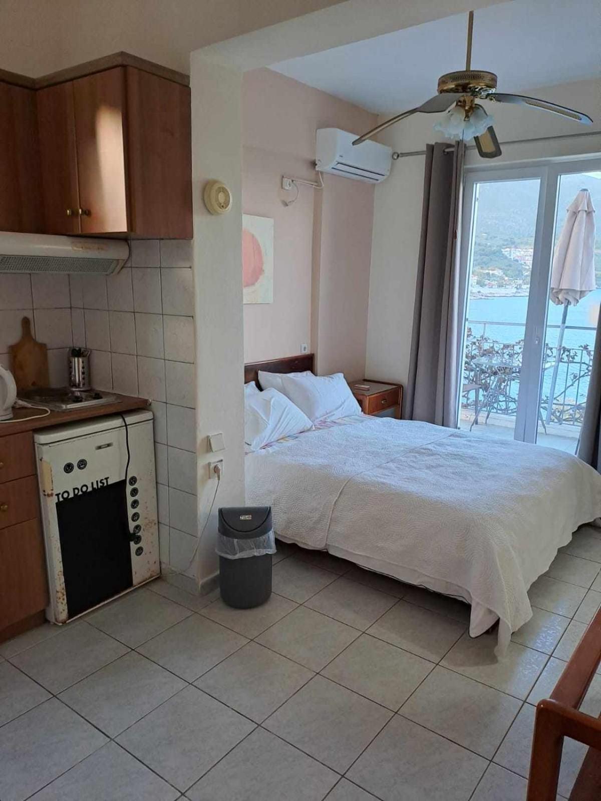 Ballas Apartments Ajía Effimía Kültér fotó